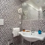 Affittacamere Frattina Grand 4*