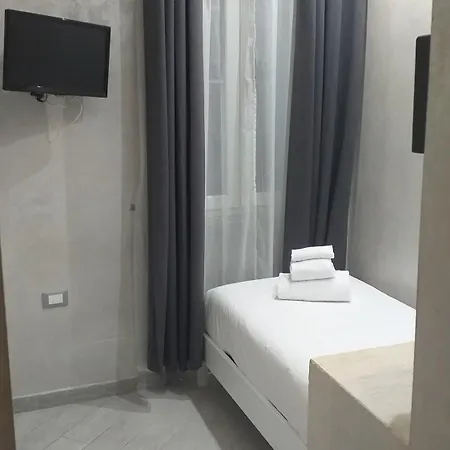 弗拉迪纳华丽套房旅馆 3* 罗马