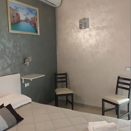 Πανσιόν Frattina Grand 4*