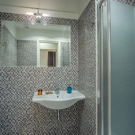 Frattina Grand Πανσιόν 4*